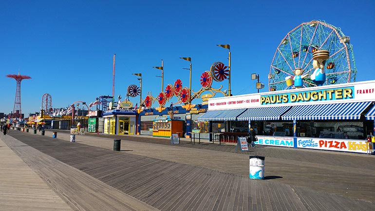 De boardwalk van Coney Island